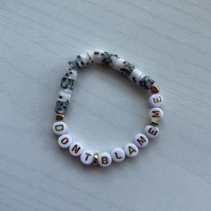 Taylor Swift Friendship Bracelet